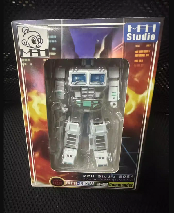 MPH Studio MPH-S02W Ultra Magnus