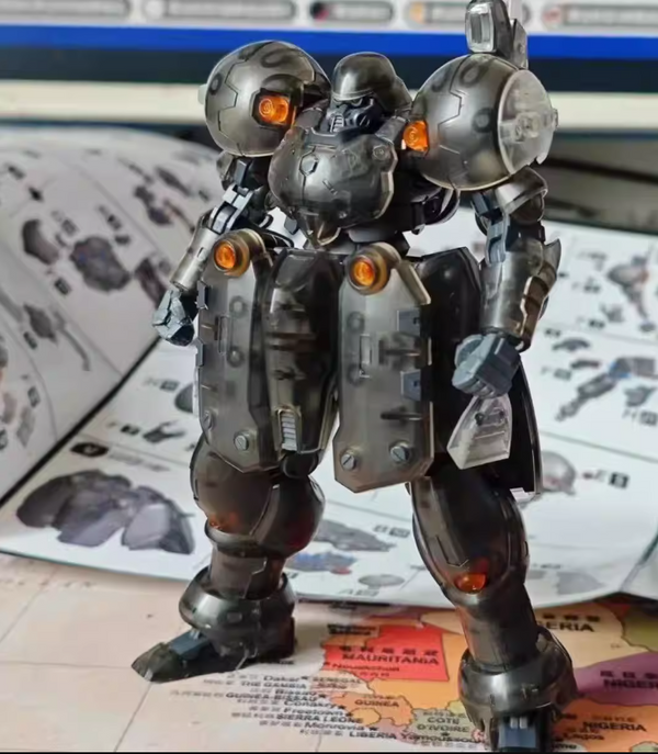 Sheik Mainland 1/144 SM888 Super Dynamic Cavalry Zyklone Model Kit Transparent Black Version