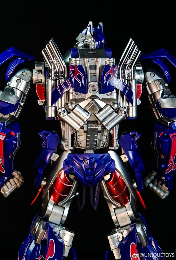 Challenger optimus prime store toy